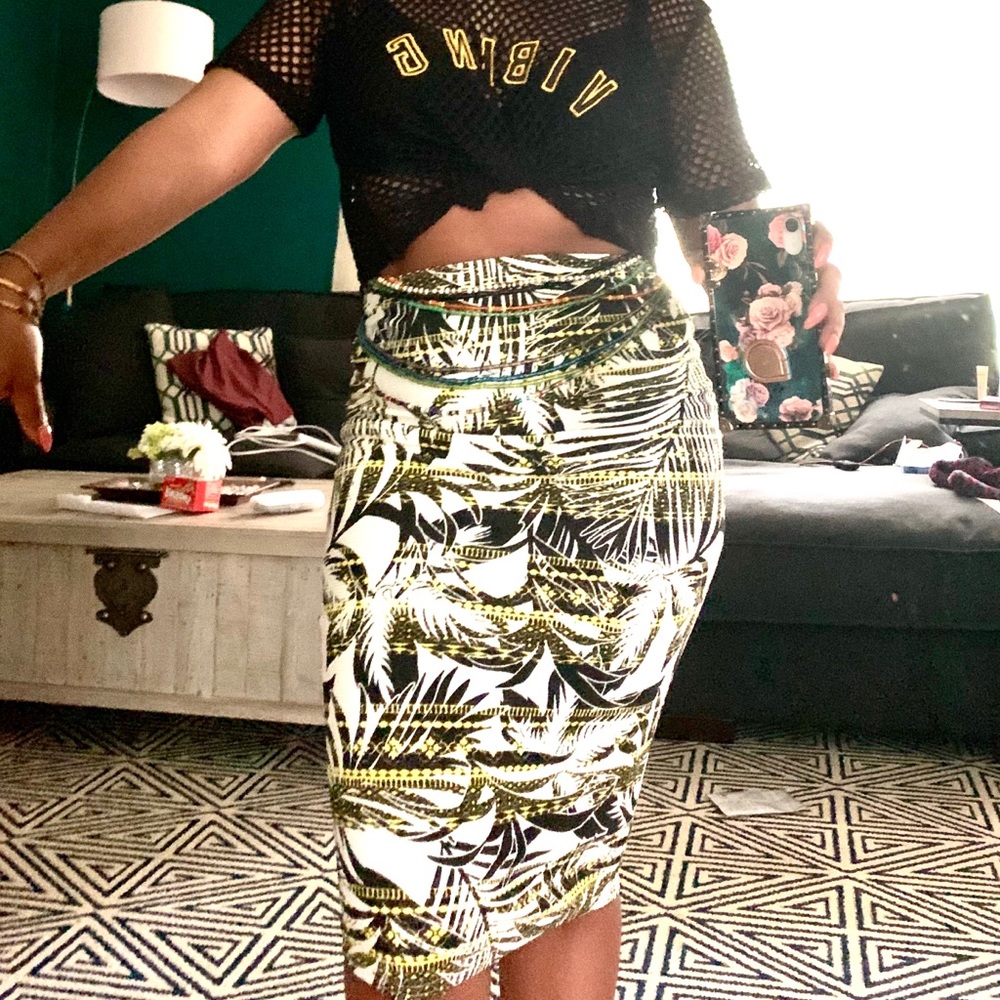 Missguided Blk & White Palm Tree print midi skirt